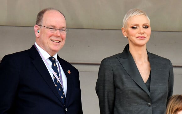 Le prince Albert II, la princesse Charlene de Monaco - Remise des prix du championnat du "Monaco ePrix" à Monaco. Le 30 avril 2022 © Bruno Bebert / Bestimage