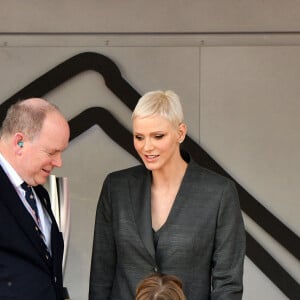 Le prince Albert II de Monaco, la princesse Charlene de Monaco et leur fille, la princesse Gabriella - Remise des prix du championnat du "Monaco ePrix" à Monaco. Le 30 avril 2022 © Bruno Bebert / Bestimage