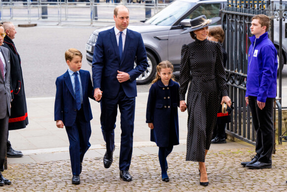 Le prince William, duc de Cambridge, et Catherine (Kate) Middleton, duchesse de Cambridge, Le prince George de Cambridge, La princesse Charlotte de Cambridge lors du service d'action de grâce en hommage au prince Philip, duc d'Edimbourg, à l'abbaye de Westminster à Londres, Royaume Uni, le 29 mars 2022. Le prince Philip, duc d'Edimbourg, est décédé le 9 avril 2021. 