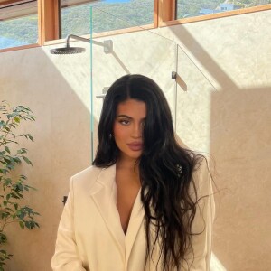 Même si elle aime montrer sa vie parfaite sur Instagram, Kylie Jenner a parfois les mêmes soucis que toutes les autres mamans. @ Instagram / Kylie Jenner