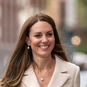 Catherine (Kate) Middleton et la princesse Anne vont assister à une démonstration de simulation d'opération césarienne d'urgence au Royal College of Obstetricians & Gynaecologists à Londres le 27 avril 2022.