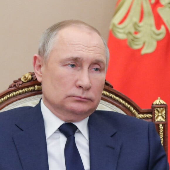Le président russe Vladimir Poutine tient une réunion du Conseil présidentiel pour le développement de la culture physique et du sport par liaison vidéo depuis le Kremlin de Moscou, Russie, le 26 avril 2022.