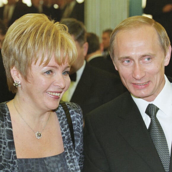 Vladimir Poutine fête ses 50 ans avec son épouse Lioudmila à Moscou le 7 octobre 2002