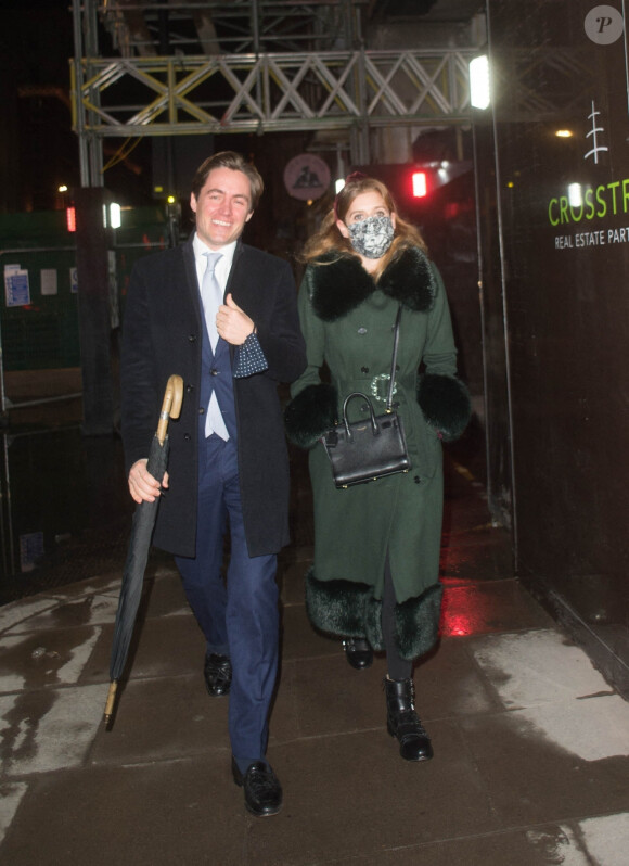 La princesse Beatrice d'York et son mari Edoardo Mapelli Mozzi dans les rues de Mayfair à Londres. Le 3 décembre 2020 