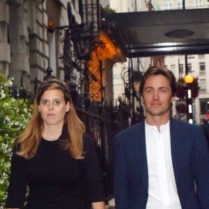 La princesse Beatrice d'York et son fiancé Edoardo Mapelli Mozzi arrivent au club "Annabel's" à Londres, le 9 juillet 2019. 
