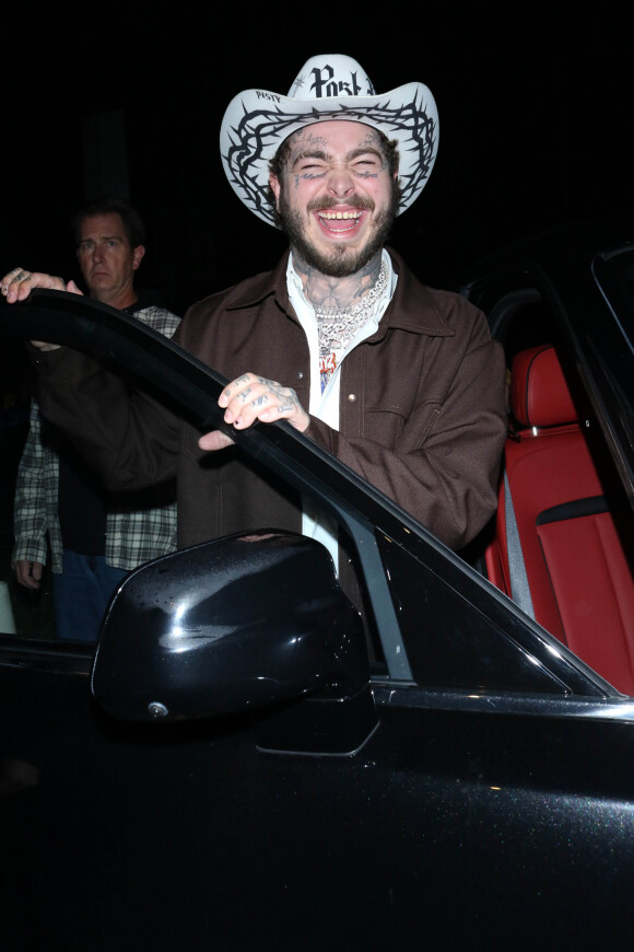 Post Malone porte un chapeau de cow-boy à Los Angeles, le 4 décembre 2019.