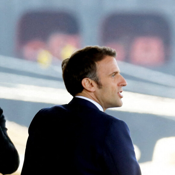 Le président de la République française et candidat du parti centriste La République en marche (LREM) à la réélection, Emmanuel Macron et Edouard Philippe ont visité les installations de HAROPA PORT sur le port du Havre, France. Le 14 avril 2022.