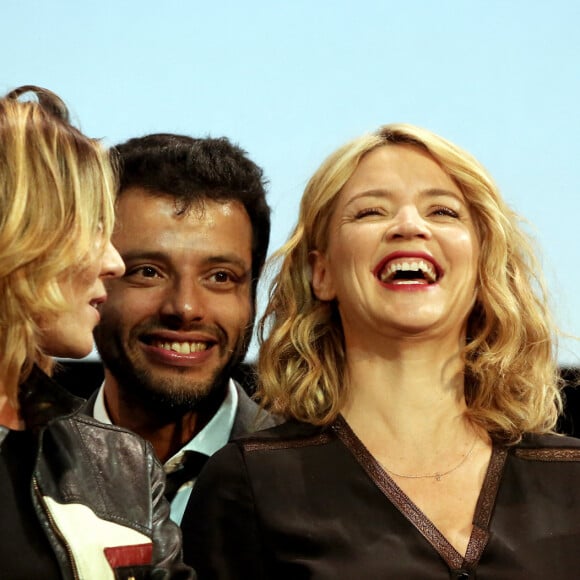 Mathilde Seigner, Mabrouk El Mechri et Virginie Efira - Cérémonie d'ouverture du 8e festival Lumière de Lyon, le 8 octobre 2016. © Dominique Jacovides/Bestimage