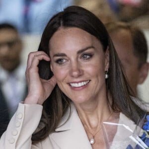 Catherine (Kate) Middleton et la princesse Anne vont assister à une démonstration de simulation d'opération césarienne d'urgence au Royal College of Obstetricians & Gynaecologists à Londres le 27 avril 2022.