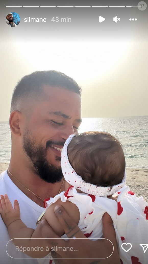 Slimane en vacances à la mer avec sa fille Esmeralda - Instagram