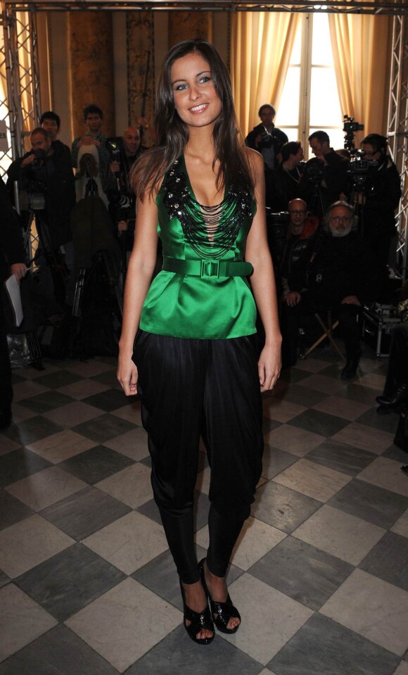 Malika Ménard à l'occasion de la Fashion Week haute couture printemps-été 2010