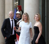 La fille de Brigitte Macron, Laurence Auzière-Jourdan, avec sa fille Emma et un ami - Cérémonie d'investiture du Président de la République à Paris le 7 mai 2022
