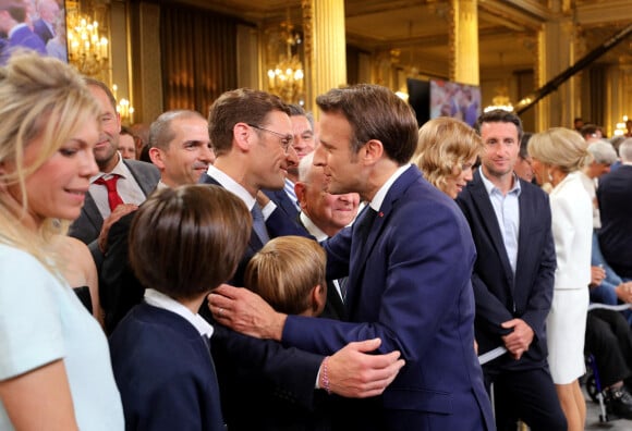 Laurence Auzière-Jourdan, Emmanuel Macron avec son frère Laurent Macron, Tiphaine Auzière et son compagnon Antoine, Brigitte Macron - Cérémonie d'investiture du président de la République, Emmanuel Macron au Palais de l'Elysée à Paris le 7 Mai 2022, suite à sa réélection le 24 avril dernier.