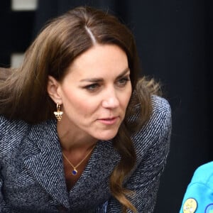 Catherine (Kate) Middleton, duchesse de Cambridge, assiste à l'ouverture officielle du mémorial Glade of Light à Manchester, Royaume Uni, le 10 mai 2022. Le mémorial commémore les victimes de l'attaque terroriste du 22 mai 2017 à la Manchester Arena. Il rend hommage aux 22 personnes dont la vie a été prise, ainsi qu'à la mémoire de tous ceux qui ont été blessés ou affectés.  Catherine, The Duchess of Cambridge, attends the official opening of the Glade of Light Memorial on 10th May 2022. The memorial commemorates the victims of the 22nd May 2017 terrorist attack at Manchester Arena. It honours the 22 people whose lives were taken, as well as remembering everyone who was left injured or affected. 