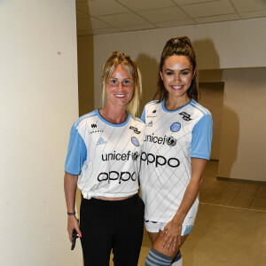 Exclusif - Amandine Henry et Diane Leyre lors du match de football caritatif (Le match des héros Unicef) entre l'OL Légendes et la team Unicef au Groupama Stadium à Lyon en faveur des enfants d'Ukraine et pour célébrer les 20 ans du premier titre de Champion de France de l Olympique Lyonnais le 10 mai 2022. © Pierre Perusseau / Bestimage 