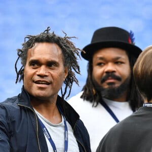 Christian Karembeu et Mathieu Bastareaud (rugbyman) lors du match de football caritatif entre l'OL Légendes et la team Unicef au Groupama Stadium à Lyon en faveur des enfants d'Ukraine et pour célébrer les 20 ans du premier titre de Champion de France de l Olympique Lyonnais le 10 mai 2022. © Frédéric Chambert / Panoramic / Bestimage 