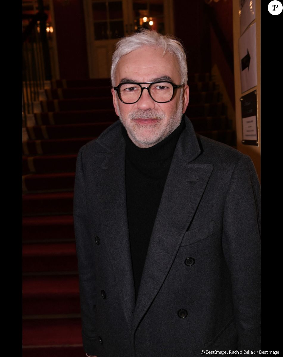 Exclusif - Pascal Praud lors de la première de la pièce de théâtre "L'avare" au Théâtre des Variétés à Paris le 15 janvier 2022 © Rachid Bellak / Bestimage