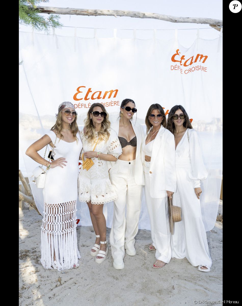Iris Mittenaere - Photocall lors du défilé Etam Croisière 2022 au Domaine de Murtoli, Corse le 12 mai 2022 © Cyril Moreau / Bestimage