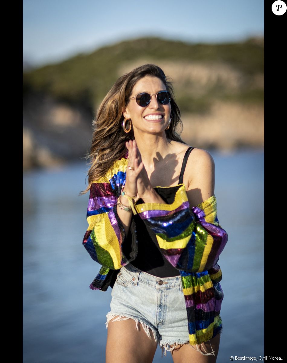 Laury Thilleman - Front row et people lors du défilé Etam Croisière 2022 au Domaine de Murtoli, Corse le 12 mai 2022. © Cyril Moreau / Bestimage
