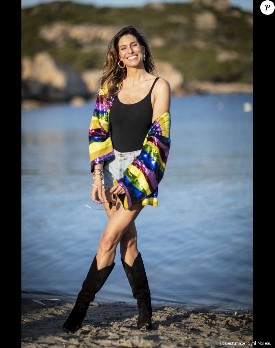 Laury Thilleman - Front row et people lors du défilé Etam Croisière 2022 au Domaine de Murtoli, Corse le 12 mai 2022. © Cyril Moreau / Bestimage