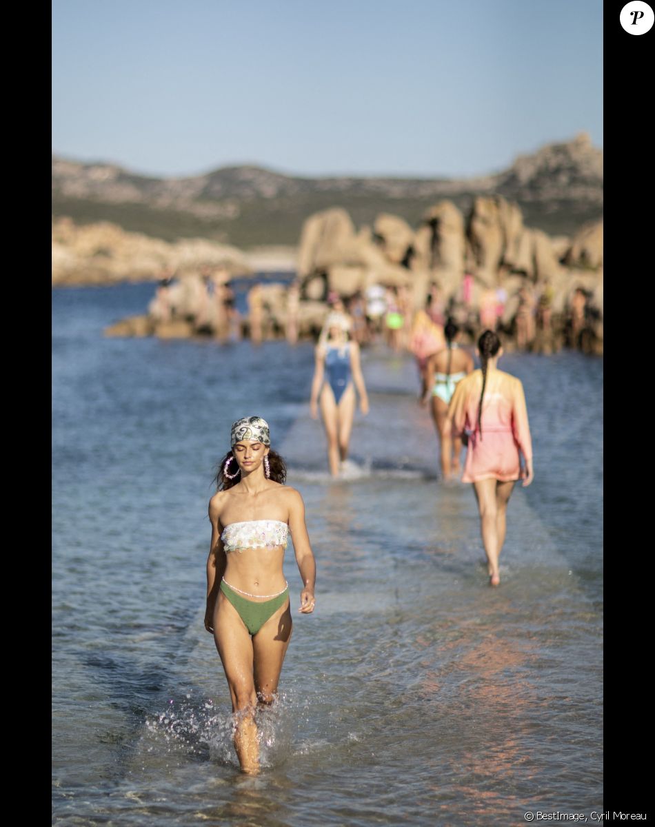 Défilé Etam Croisière 2022 au Domaine de Murtoli, Corse le 12 mai 2022. © Cyril Moreau / Bestimage
