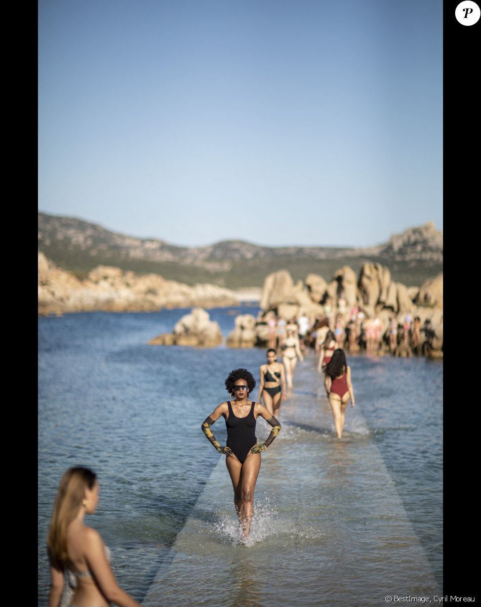 Défilé Etam Croisière 2022 au Domaine de Murtoli, Corse le 12 mai 2022. © Cyril Moreau / Bestimage