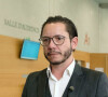 L'un des avocats de Cédric Jubillar, Jean-Baptiste Alary, donnant une conférence de presse devant le tribunal de Toulouse le 11 février 2022