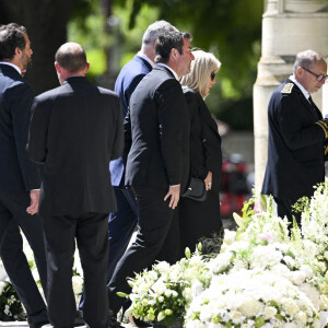 La Première Dame française, Brigitte Macron, Karl Olive, maire de Poissy et Bruno Le Maire, ministre de l'Economie et des Finances et des Finances - Obsèques d'Antoine Alléno (fils du chef cuisinier français, trois étoiles au Guide Michelin Yannick Alléno) en la collégiale Notre-Dame de Poissy, France, le 13 mai 2022. © Jean-Baptiste Autissier/Panoramic/Bestimage 