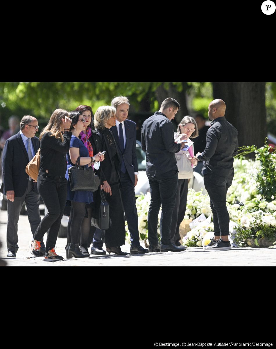 Bernard Arnault et sa femme Hélène Mercier-Arnault - Obsèques d'Antoine Alléno (fils du chef cuisinier français, trois étoiles au Guide Michelin Yannick Alléno) en la collégiale Notre-Dame de Poissy, France, le 13 mai 2022. © Jean-Baptiste Autissier/Panoramic/Bestimage