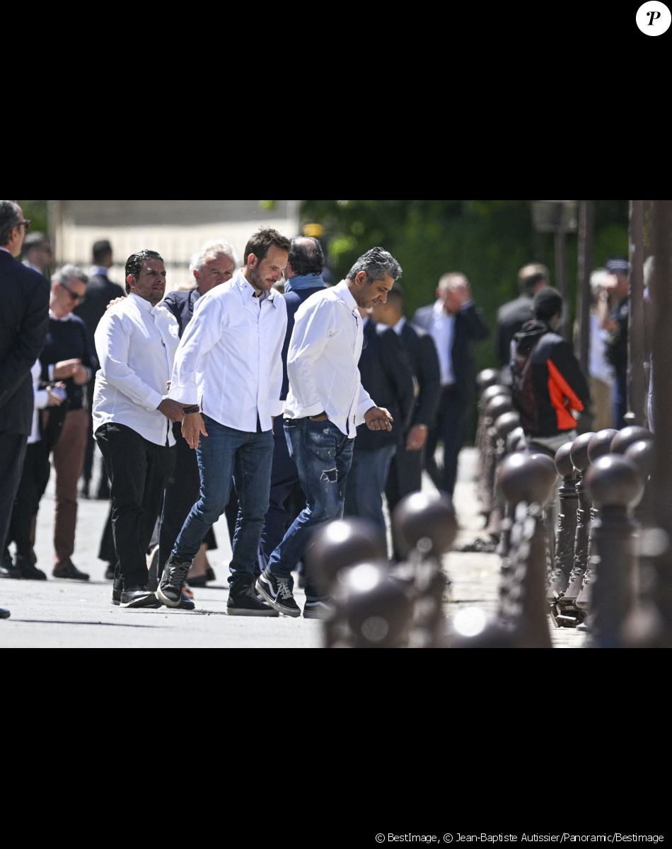Le chef pâtissier Christophe Michalak - Obsèques d'Antoine Alléno (fils du chef cuisinier français, trois étoiles au Guide Michelin Yannick Alléno) en la collégiale Notre-Dame de Poissy, France, le 13 mai 2022. © Jean-Baptiste Autissier/Panoramic/Bestimage