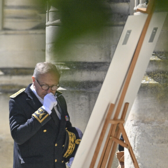 La Première Dame française, Brigitte Macron, Bruno Le Maire, ministre de l'Economie et des Finances et des Finances et Karl Olive, maire de Poissy - Obsèques d'Antoine Alléno (fils du chef cuisinier français, trois étoiles au Guide Michelin Yannick Alléno) en la collégiale Notre-Dame de Poissy, France, le 13 mai 2022. © Jean-Baptiste Autissier/Panoramic/Bestimage 