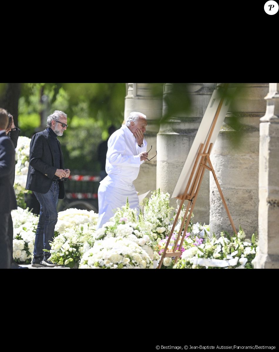 Le chef Alain Ducasse - Obsèques d'Antoine Alléno (fils du chef cuisinier français, trois étoiles au Guide Michelin Yannick Alléno) en la collégiale Notre-Dame de Poissy, France, le 13 mai 2022. © Jean-Baptiste Autissier/Panoramic/Bestimage