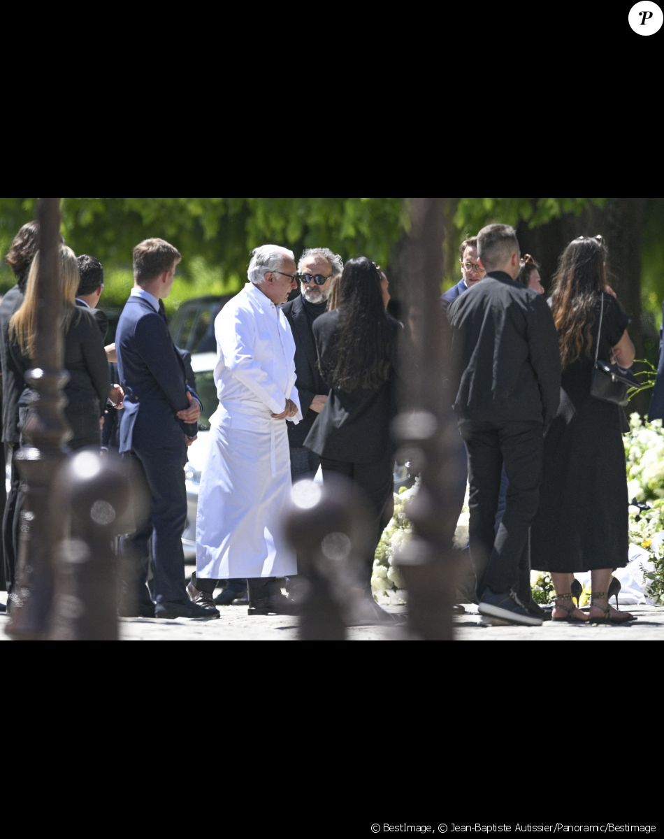 Le chef Alain Ducasse - Obsèques d'Antoine Alléno (fils du chef cuisinier français, trois étoiles au Guide Michelin Yannick Alléno) en la collégiale Notre-Dame de Poissy, France, le 13 mai 2022. © Jean-Baptiste Autissier/Panoramic/Bestimage