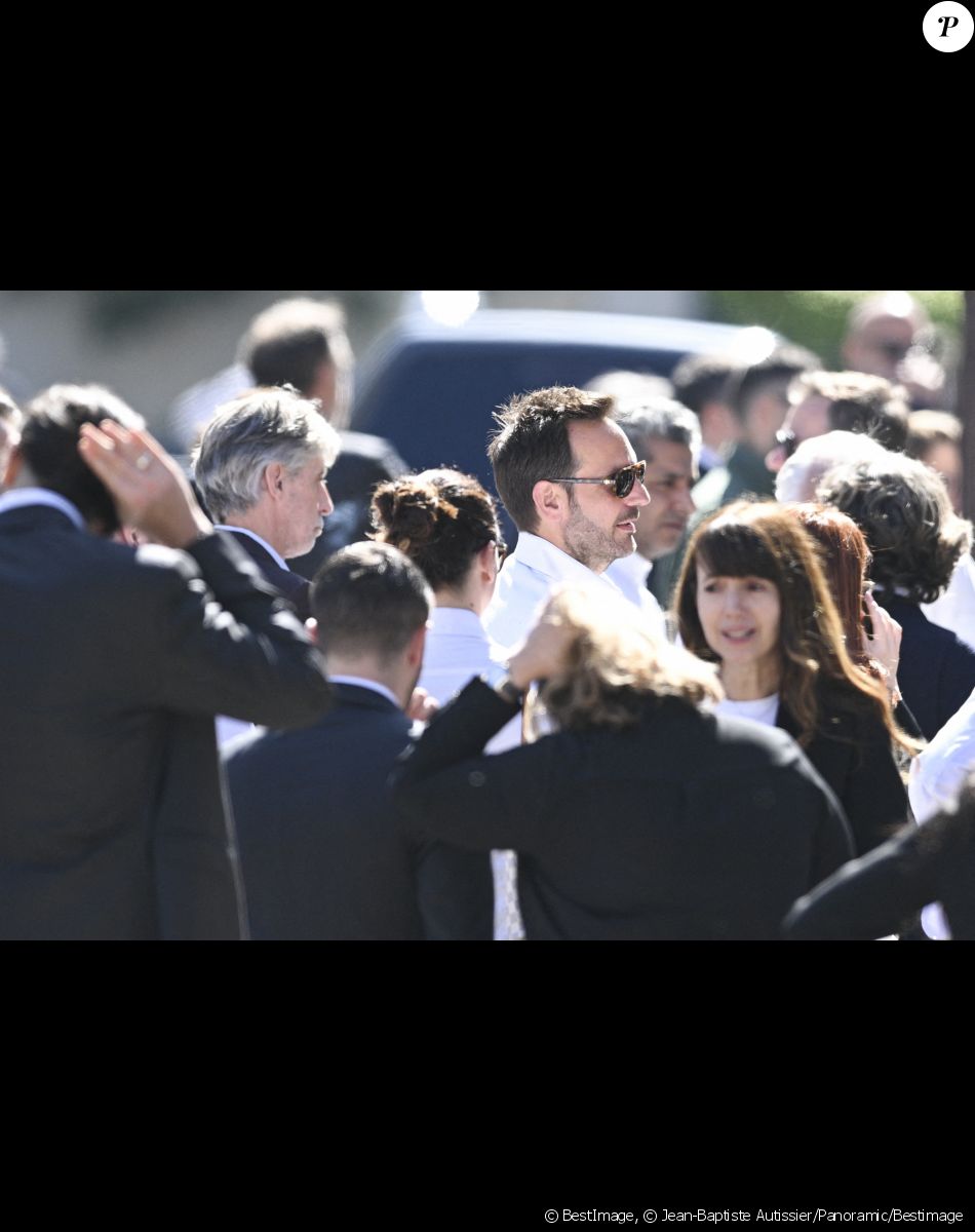 Christophe Michalak - Sortie des obsèques d'Antoine Alléno (fils du chef cuisinier français, trois étoiles au Guide Michelin Yannick Alléno) en la collégiale Notre-Dame de Poissy, France, le 13 mai 2022. © Jean-Baptiste Autissier/Panoramic/Bestimage