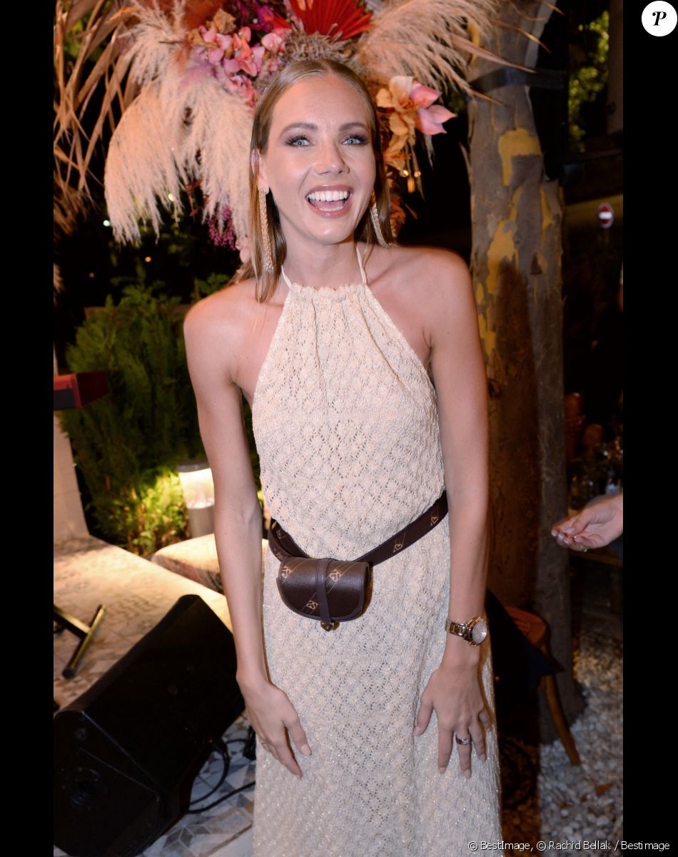 Exclusif - Amandine Petit (miss France 2021) lors de l'anniversaire de Malika Ménard (miss France 2010) qui fête ses 34 ans au club Barbanegra à Paris le 20 juillet 2021. A noter, les invités de la soirée ne portent pas de masque. © Rachid Bellak / Bestimage