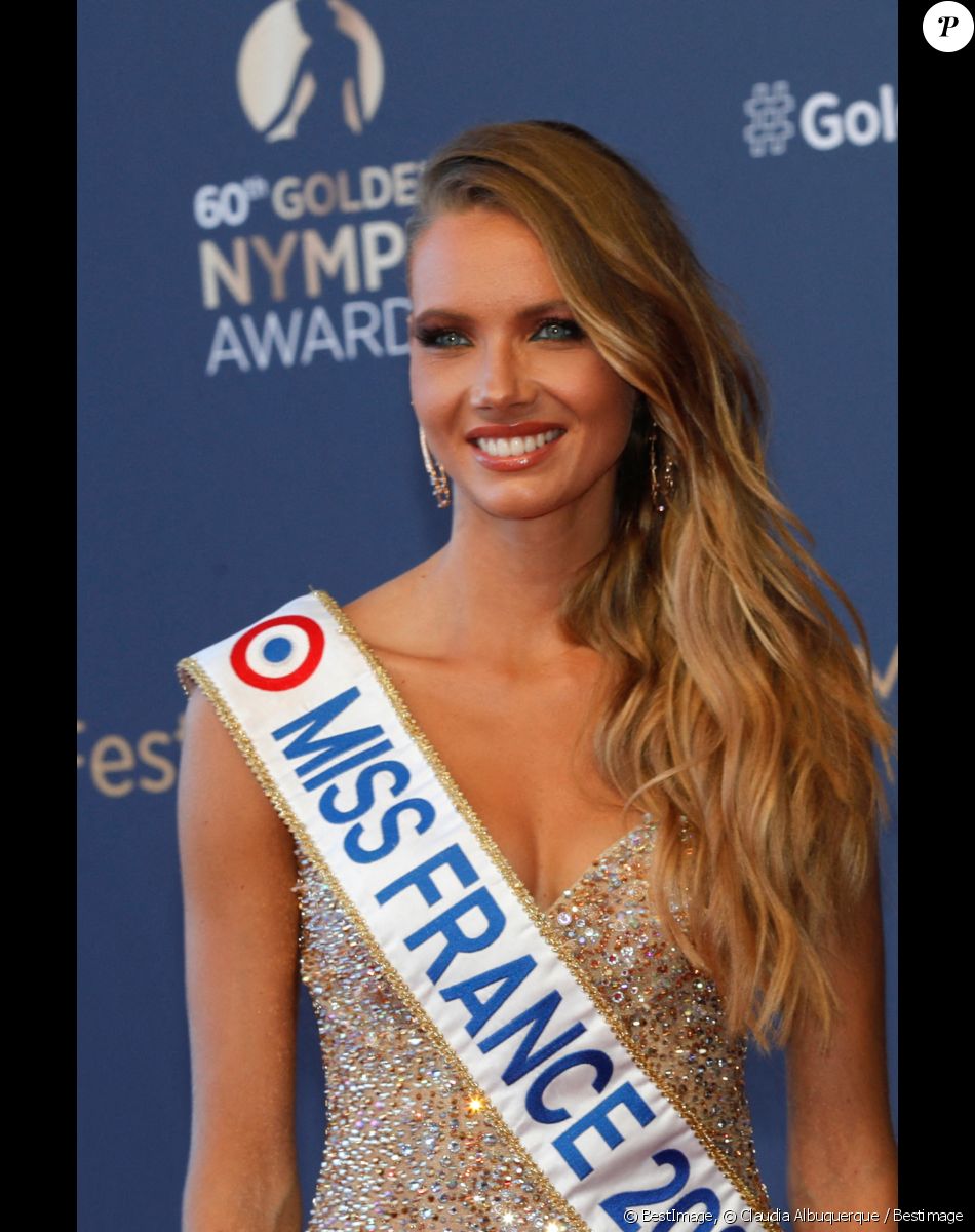 Amandine Petit (Miss France 2021) lors du photocall de la cérémonie des Nymphes d'Or du 60ème festival de télévision de Monte Carlo au Grimaldi Forum à Monaco le 22 juin 2021.Cette année, beaucoup de lauréats seront présents en hologramme à cause des restrictions sanitaires © Claudia Albuquerque / Bestimage