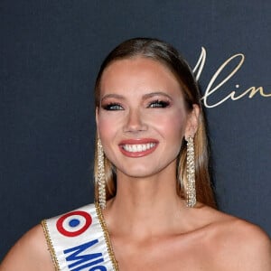 Amandine Petit (Miss France 2021) - Avant-Première du film "Aline" au Grand Rex à Paris le 25 octobre 2021. © Veeren/Bestimage