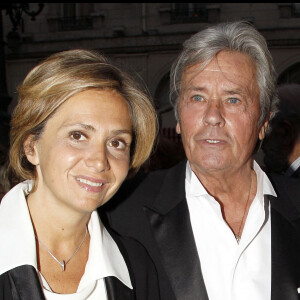 Valérie Pécresse et Alain Delon lors d'un gala de l'IFRAD en 2010