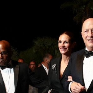 Semi Exclusif - Julia Roberts à la sortie du dîner Chopard (Chopard Trophy) lors du 75ème Festival International du Film de Cannes le 19 mai 2022.