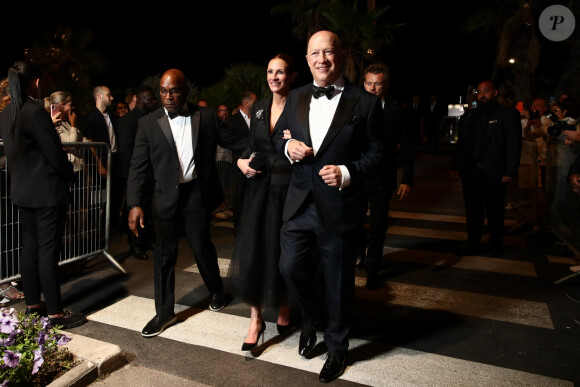 Semi Exclusif - Julia Roberts à la sortie du dîner Chopard (Chopard Trophy) lors du 75ème Festival International du Film de Cannes le 19 mai 2022.