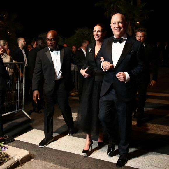 Semi Exclusif - Julia Roberts à la sortie du dîner Chopard (Chopard Trophy) lors du 75ème Festival International du Film de Cannes le 19 mai 2022.