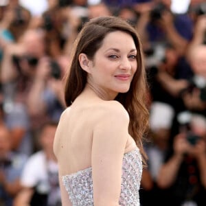 Marion Cotillard au photocall de "Brother And Sister (frère et soeur)" lors du 75ème Festival International du Film de Cannes © Dominique Jacovides/Bestimage 