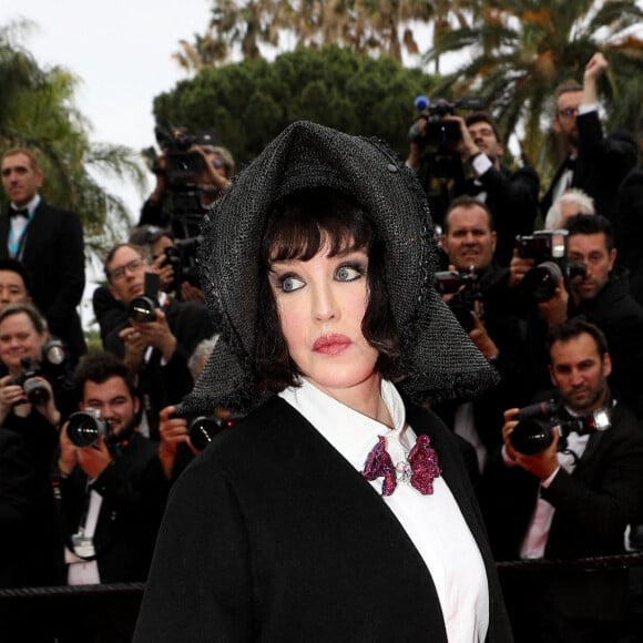 Isabelle Adjani - Montée des marches du film "Les Amandiers" lors du 75e Festival de Cannes. Le 22 mai 2022. © Dominique Jacovides / Bestimage