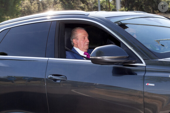 Le roi Juan Carlos Ier va rendre visite à son fils Le roi Felipe VI d'Espagne, de passage à Madrid en provenance de Vigo, le 23 mai 2022. Il s'agit de la première rencontre après que Juan Carlos I ait été contraint de quitter l'Espagne. Père et fils ne se sont pas vus depuis tout ce temps et il s'est seulement avéré qu'ils ont eu une conversation téléphonique le 15 mai dernier. 