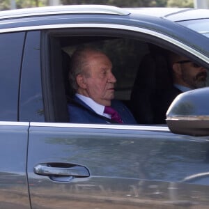Le roi Juan Carlos Ier va rendre visite à son fils Le roi Felipe VI d'Espagne, de passage à Madrid en provenance de Vigo, le 23 mai 2022. Il s'agit de la première rencontre après que Juan Carlos I ait été contraint de quitter l'Espagne. Père et fils ne se sont pas vus depuis tout ce temps et il s'est seulement avéré qu'ils ont eu une conversation téléphonique le 15 mai dernier. 