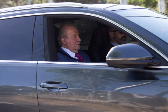 Le roi Juan Carlos Ier va rendre visite à son fils Le roi Felipe VI d'Espagne, de passage à Madrid en provenance de Vigo, le 23 mai 2022. Il s'agit de la première rencontre après que Juan Carlos I ait été contraint de quitter l'Espagne. Père et fils ne se sont pas vus depuis tout ce temps et il s'est seulement avéré qu'ils ont eu une conversation téléphonique le 15 mai dernier. 