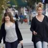 Melanie Griffith et sa fille Stella font une promenade shopping à Los Angeles. 31/01/2010