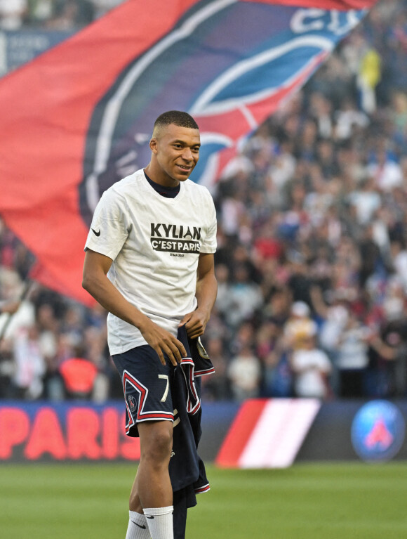 Kylian Mbappé Je reste lors du match de Ligue 1 Uber Eats "PSG - Metz (5-0)" au Parc des Princes à Paris, le 21 mai 2022.