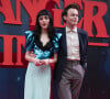 Natalia Dyer et Charlie Heaton à la première de la saison 4 de la série Netflix "Stranger Things" à Madrid, le 18 mai 2022. 