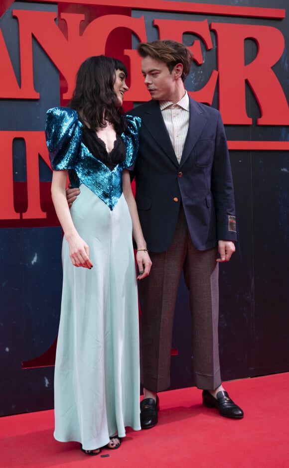 Natalia Dyer et Charlie Heaton à la première de la saison 4 de la série Netflix "Stranger Things" à Madrid. 